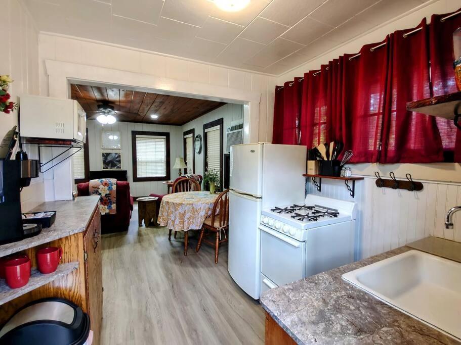 #09 - Large Lakeview One Bedroom- Pet Friendly Hot Springs Kültér fotó