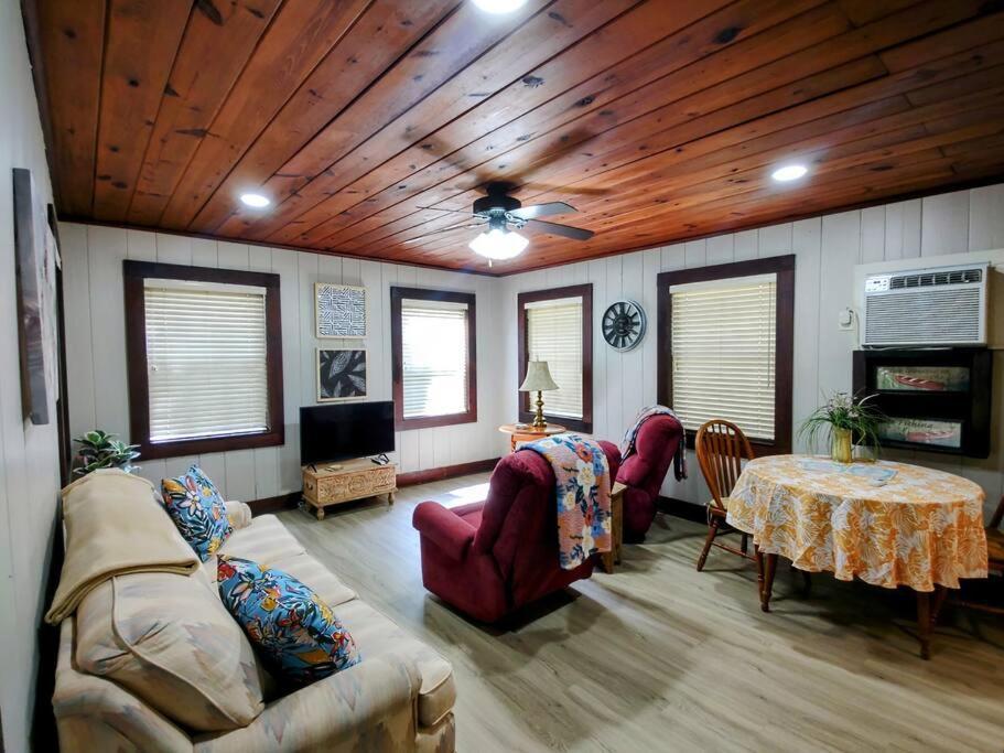 #09 - Large Lakeview One Bedroom- Pet Friendly Hot Springs Kültér fotó